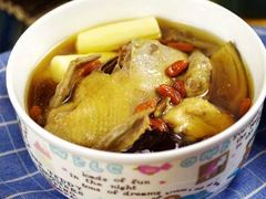 淮山杞子炖老鸽-小镇厨房(古镇店)