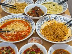 -李与白包子铺(桐梓林店)