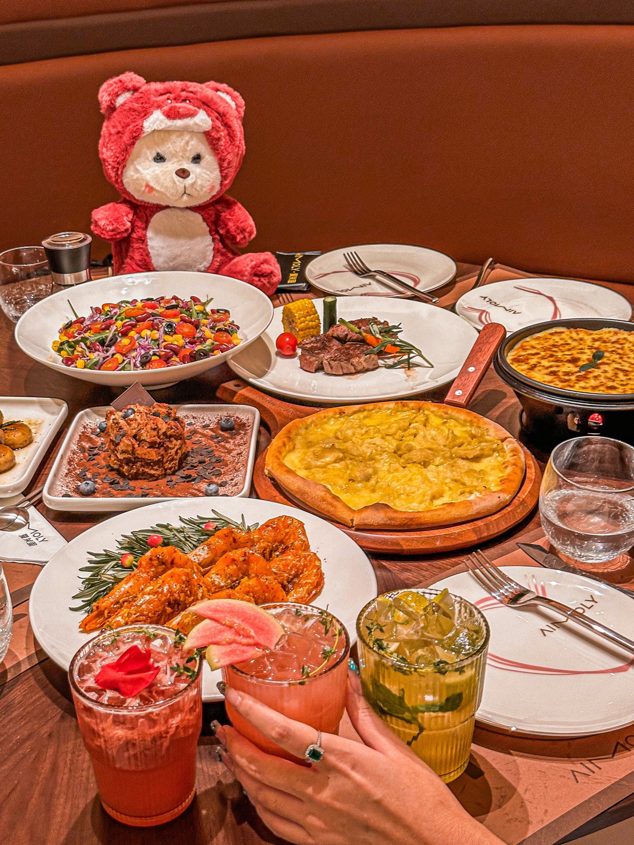 在振华广场七楼新开了一家西餐厅94爱茉里