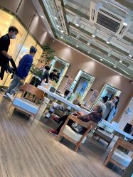 -一東造型烫发染发