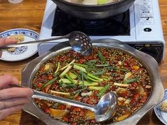 -乡土特色.冷锅鱼.牦牛肉汤锅