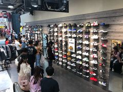 -ABC MART(心斎橋店)