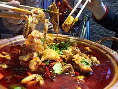 -沪小二炭火蛙锅(淮海中路美食不夜城店)