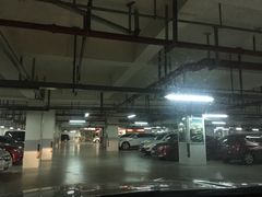 -百盛优客城市广场-停车场