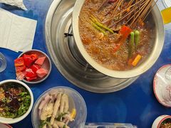 -牛华周记麻辣烫起源店