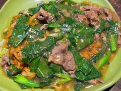 湿炒牛河-凤兴鸡煲(宝安海雅店)