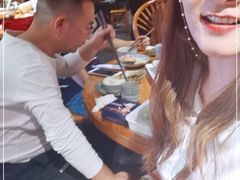 -野山舂·贵州现舂酸汤火锅(鸿通城店)