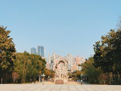 -龙华烈士纪念馆-停车场