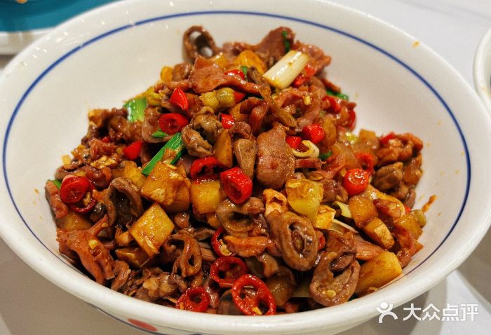 洞庭米湘·湖南菜(银河SOHO店)下饭酸辣鸡杂图片