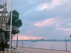 -游心咖啡(青山滨江店)