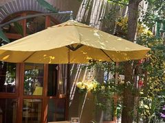 -月亮眼花园餐厅书吧酒吧