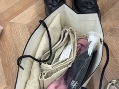 -眷顾自助服装工作室(中南金石国际广场A座店)