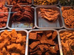 -绝味鸭脖(龙阳路生活广场店)