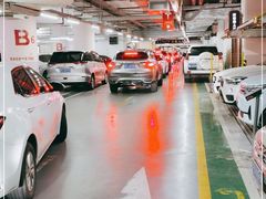 -环球港-停车场