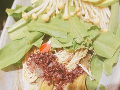 -老牌坊云南鱼豆花火锅(哈西万达店)