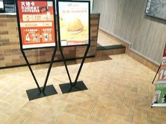 -肯德基(中纬店)