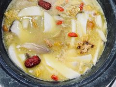 -南渝食府.墨脱石锅松茸鸡