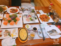 -青瓦餐厅·生鱼片·韩园烤肉(西塔店)