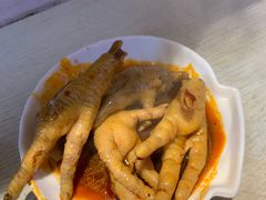 -爆炸头阿姨小四川正宗川味小吃(无任何分店)