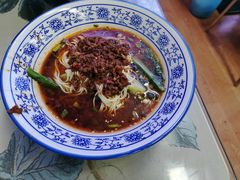 -渝之汇牛肉豌杂面