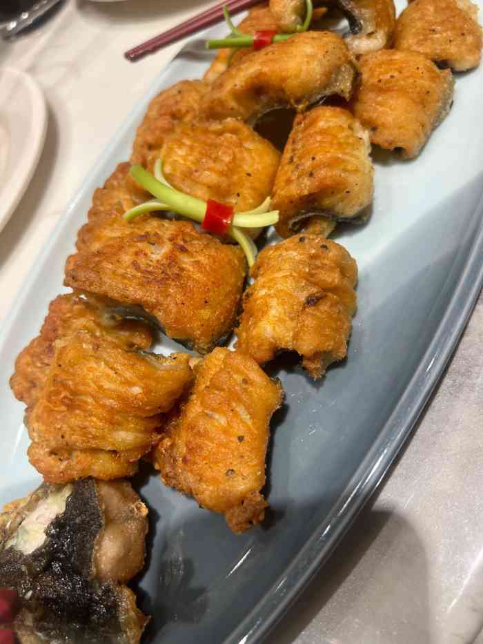 百鱼庄(东盟店)-"[薄荷]环境:是总店吗?[调皮]一直以为.