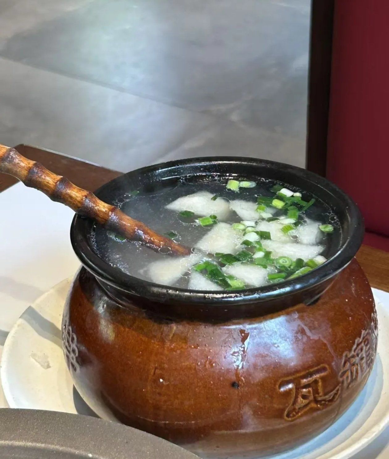 清炖雪梨肉饼汤喝起来挺舒服的清淡又有点