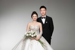 -雪中彩影婚纱摄影·微光艺术中心