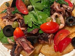 蒜香鱿鱼-Brut Eatery Wine Bar & Restaurant (建国东路店)