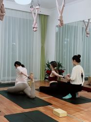 -Yvon yoga 瑜伽·精准体态管理中心