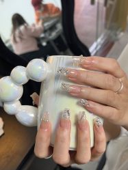 -芊屿芊浔美甲