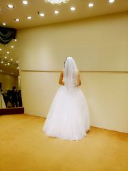 -觅白婚纱礼服馆