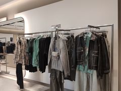 -URBAN REVIVO(七宝领展广场店)