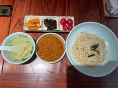 -裕兴记•蟹黄面馆(人民广场店)