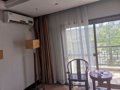 -金孔雀温泉旅游度假村