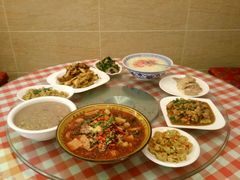 -鲁班小馆(政四街店)