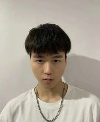 -一家只做男发烫染的店