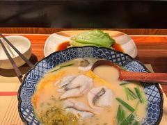 -荣家黄鱼面(南京西路店)