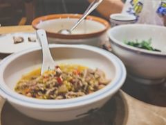 自制酸辣椒炒肉-湖南老灶台·生态农业餐饮(龙胜店)