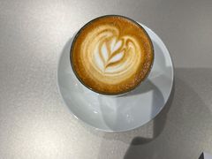 拿铁-VOYAGE COFFEE 咖啡烘焙工坊店(798艺术区店)