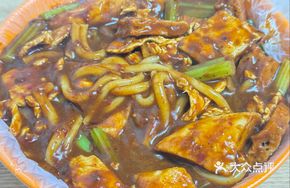 Sauce-Flavored Chicken and Celery with Rice Noodles