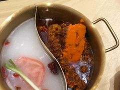 锅底辣油-小天鹅火锅·一线江景洪鼎旗舰店(洪崖洞店)