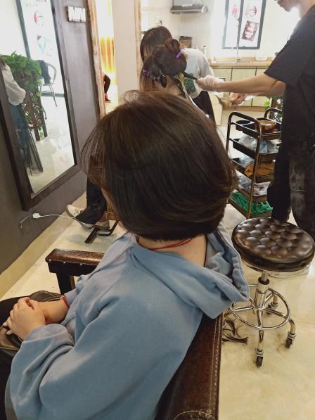 0 环境 : 5.0 服务 : 5.0 【项目】剪发 感觉很不错吖～给个好评!