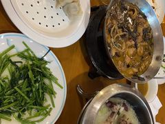 -鹤乡东北菜(崮山路店)
