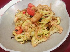 干锅番茄菜花-宏状元现熬粥·京味菜(黄寺大街店)