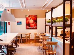 用餐区-肯德基(新塘乐购店)