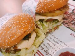-The Habit Burger Grill 哈比特汉堡(世博店)