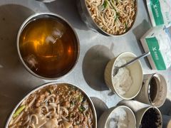 -正宗杨记普洱酸醋米线(总店)