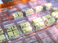 -新月蛋糕西点专卖店(大麦街店)