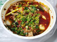 -马路边边串串香形象店(磐石路店)