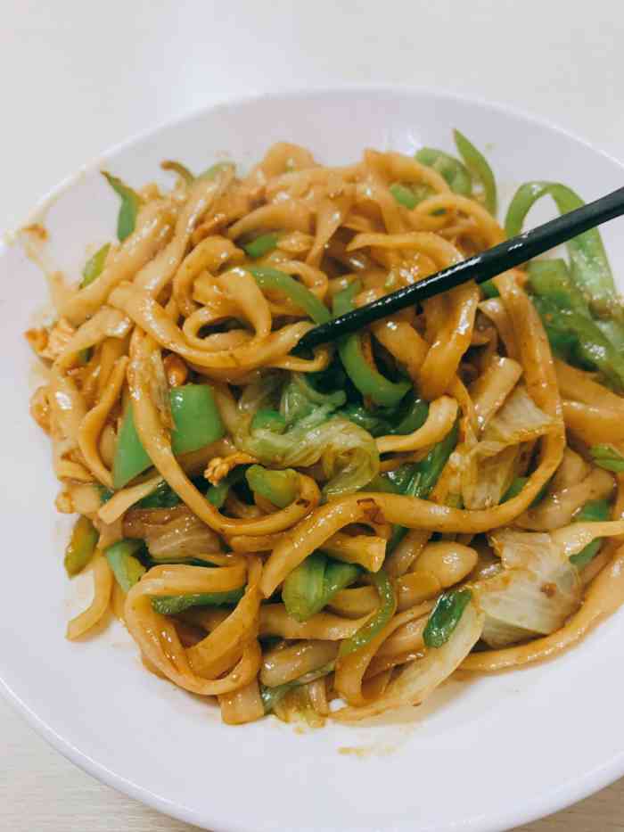 打分    /人 尖椒肉丝刀削面,面劲道实在,味道不错